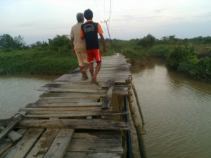 Jembatan Kuala Dendang Terancam Ambruk