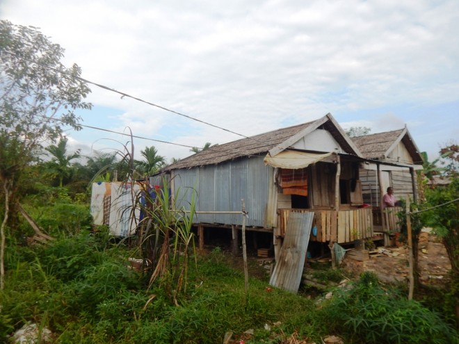 Kondisi rumah salah satu warga Kecamatan Mendahara Ulu, Kabupaten Tanjabtim Aras yang tak layak huni