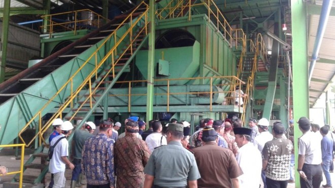 Tampak mesin PKS PT. ATGA saat persemian oleh Gubenur Jambi Zumi Zola, pada pada Rabu (15/3) lalu. Kini warga Tiga Kelurahan di Kabupaten Tanjabtim mengancam akan melakukan demonstrasi terhadap PT. ATGA jika PT. ATGA tetap tidak mengakomodir mereka sebagai tenaga kerja    