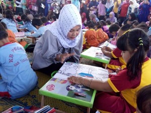 Lebih 600 Anak Berlomba Di Taman Menderang