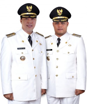 SETAHUN ROMI DAN ROBBY MERAKYAT