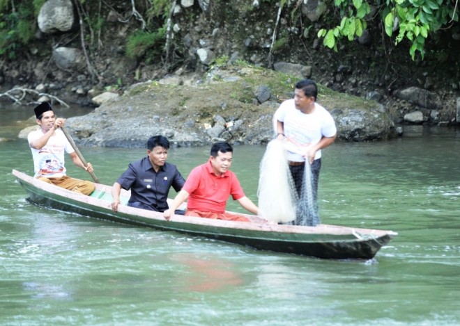 Al Haris saat membuka lubuk larangan