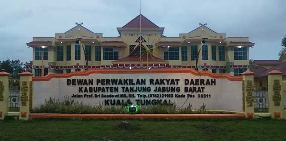 Gedung DPRD Tanjab Barat 