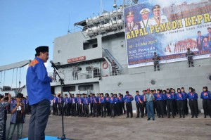 Gubernur Kepri Lepas 300 Peserta Kapal Pemuda