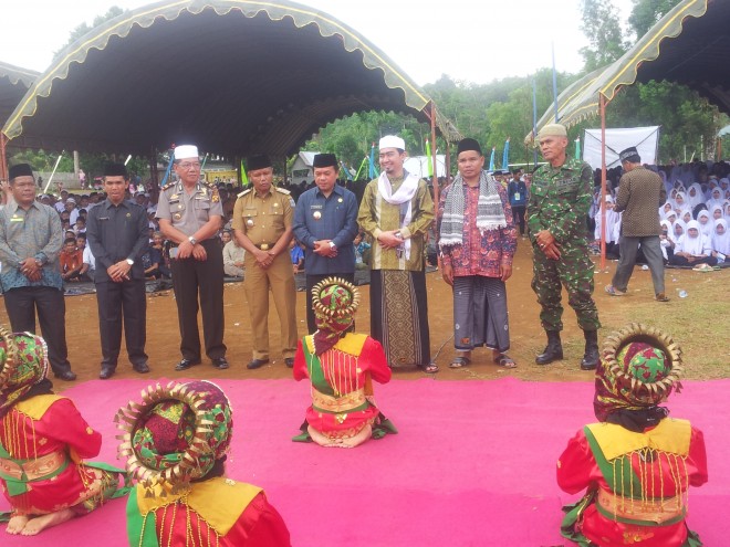 Saat penyambutan Al Haris dan Rombongan 