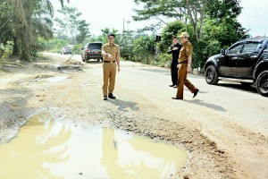 Tinjau Jalan, Zola Ingin Jalur Mudik Lancar