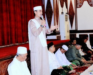 Gubernur Zola Buka Puasa Bersama Alim Ulama dan Lembaga Adat