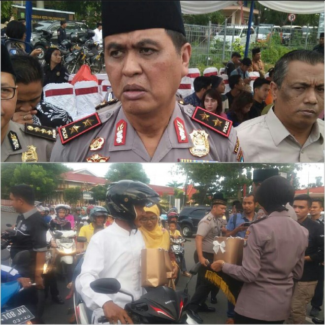 Kapolda Kepri Irjen Pol Sambudi Gusdian saat menyapa warga Tanjung Pinang dengan membagi Takjil