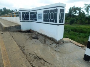 Baru Selesai Dibangun, Jembatan Alang-Alang Sudah Rusak   