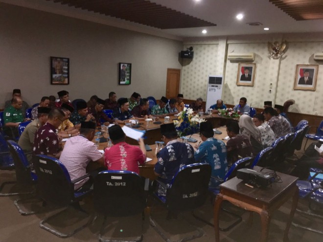 Suasana rapat evaluasi anggaran, yang dipimpin langsung Bupati Tanjabtim