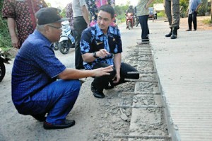 Gubernur Zola Tinjau Pembangunan Jalan Ness-Sungai Buluh