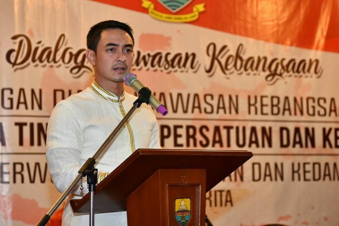 Gubernur Zumi Zola saat menyampaikan kata sambutan