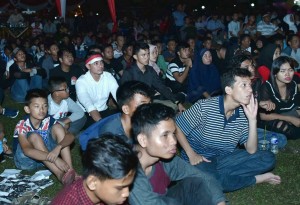 Gubernur Zola Nobar Film G30S/PKI Bersama Masyarakat Jambi