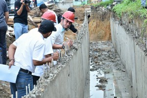 Gubernur Zumi Zola Tinjau Pembangunan Jalan Menuju Bandara