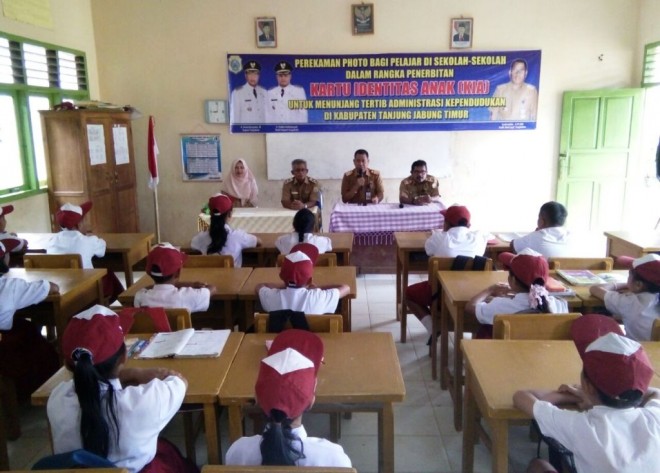 Dukcapik saat sosialisasi Penerbitan KIA