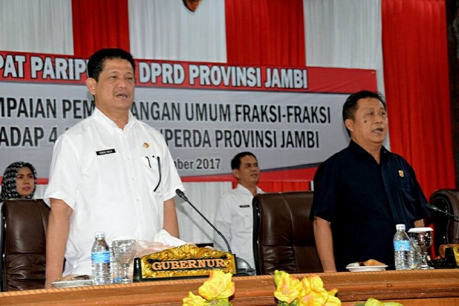 Pj Sekda Provinsi Jambi Erwan Malik saat menghadiri Paripurna