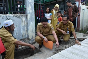 Jalan Produksi dan Jalan Perumahan Dibangun 		