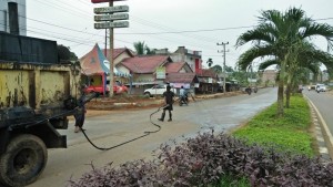 Proyek Jalan Kota Muarasabak Dideadline 23 Desember   