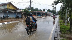 Jalan Protokol Tanjabtim Masih Terendam Banjir