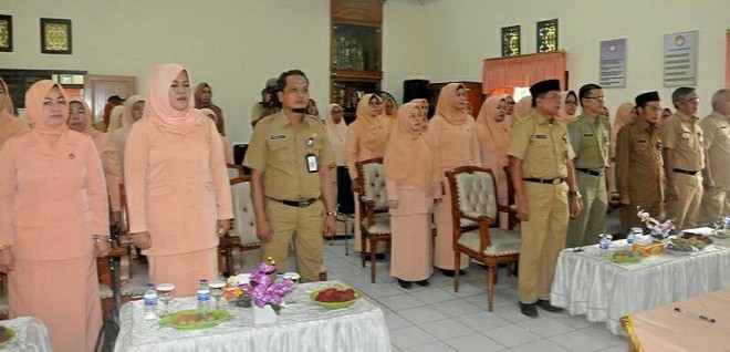 Para Pengurus Dharma Wanita Provinsi Jambi