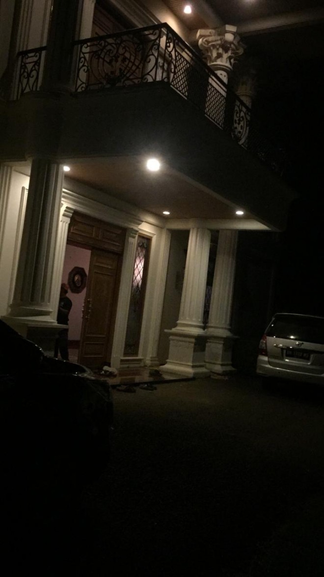 Suasana Villa Zumi Zola di Muarasabak yang digeledah KPK