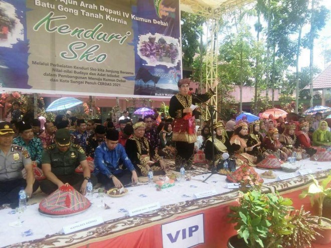 Walikota Sungaipenuh H. Asafri Jaya Bakri menghadiri acara kenduri SKO Kecamatan Kumun Debai