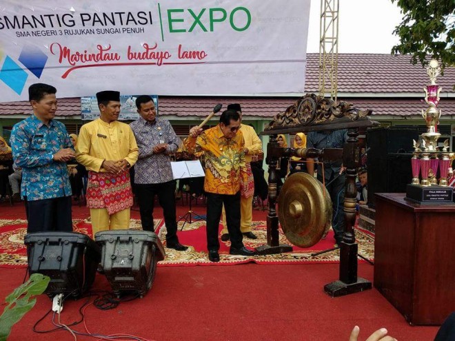  Wako AJB membuka secara resmi SMANTIG PANTASI EXPO tahun 2018 