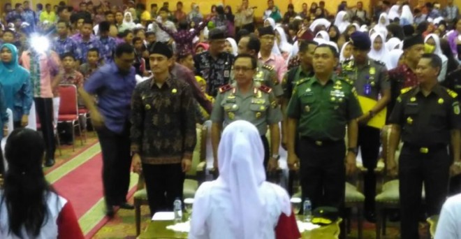 Gubernur Zola menghadiri kegiatan penyuluhan OASEKK kepada pelajar