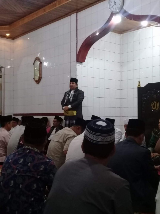 Wakil Walikota, Zulhelmi Syafari Ramadhan di Masjid Nurul Hidayah Simpang Tiga Rawang   