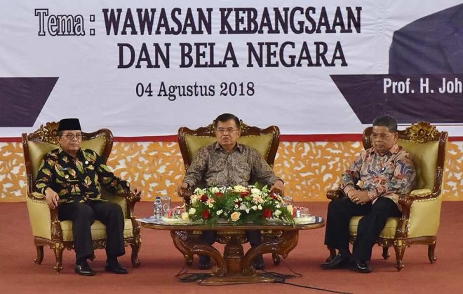 Plt Gubernur Jambi, Fachrori Umar mendampingi Wapres, Jusuf Kalla memberikan Kuliah Umum Wawasan Kebangsaan dan Bela Negara di Kampus Unja