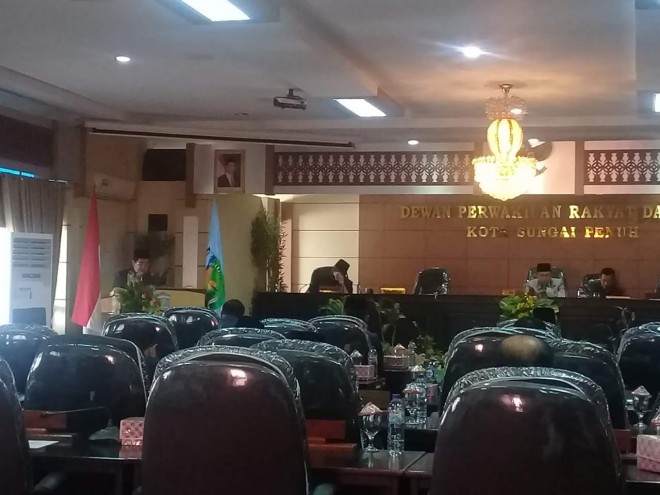 Walikota Sungaipenuh Sampaikan Pengantar Ranperda APBD-P 2018    