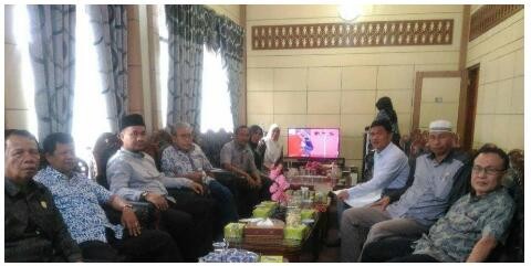 Suasana pertemuan DPRD Sungaipenuh bersama DPRD Lubuk Linggau      