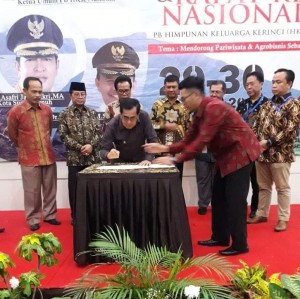 Walikota AJB Tandatangani MoU Pengembangan Pariwisata dan Agrobisnis    