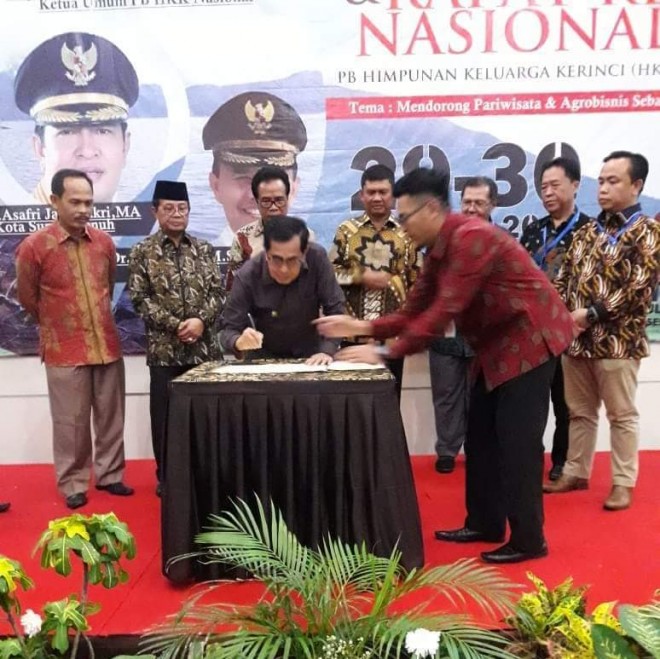 Walikota Sungaipenuh, AJB tandatangani MoU Pengembangan Pariwisata dan Agrobisnis saat Rakernas HKK I  Nasional   