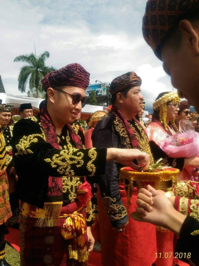 Ketua DPRD Kota Sungaipenuh, Fikar Azami saat menghadiri pembukaan pekan harmoni budaya 