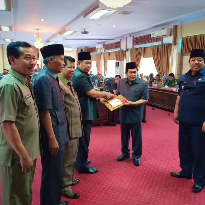 Walikota Sungaipenuh AJB serahkan draf Ranperda ke DPRD Kota Sungaipenuh