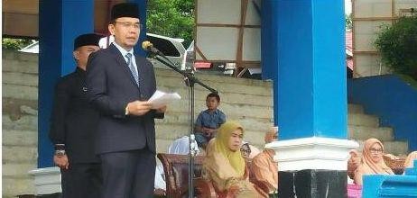 Bupati Adirozal Hadiri sekaligus bertindak sebagai pemimpin upacara Peringatan HAB ke 73.