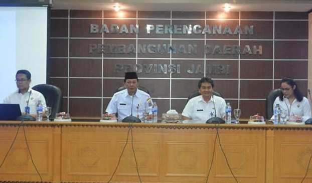 Sekda Dianto saat Pembukaan Rapat Ekspose Tim BPK RI Perwakilan Jambi