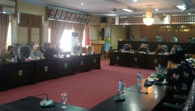 Suasana Pertemuan DPRD Sungaipenuh dengan DPRD Sawah Lunto