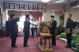 Prosesi Pengambilan Sumpah Pelantikan PAW Anggota DPRD Sungaipenuh