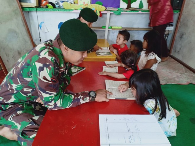 Satgas TMMD Bantu Mengajar di PAUD Aini Desa Sungai Ning