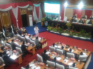 Bupati Kerinci H. Adirozal, saat Menyampaikan Visi dan Misi di Sidang Paripurna DPRD Kerinci