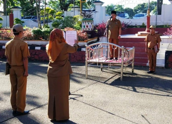 Perdana, Wabup Kerinci Ami Taher Jadi Pembina upacara dan apel kerja gabungan