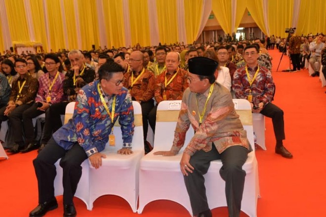 Gubernur Jambi, Fachrori Umar saat menghadiri Indonesia Industrial Summit 2019