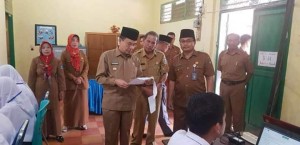 Bupati Adirozal Pantau UN, SD dan SMP