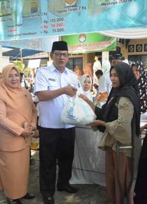 Buka Bazar Ramadhan DWP, Ini Kata Sekda Provinsi Jambi   