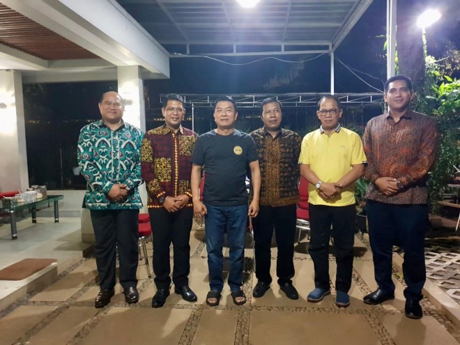 Bupati Tanjabtim, Romi Hariyanto foto bersama Kepala Staf Kepresidenan, Jendral TNI (Purn) Muldoko