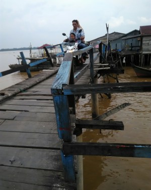 Jembatan Parit 5 Kampung Laut Memprihatinkan, Warga Minta Segera Diperbaiki 