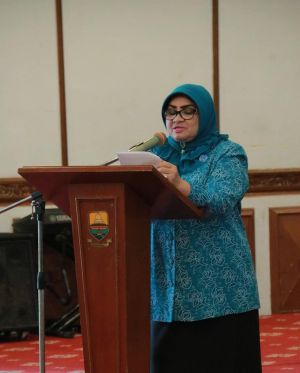 RAHIMA: ISTRI CAMAT UJUNG TOMBAK PEMBINAAN MASYARAKAT DESA   