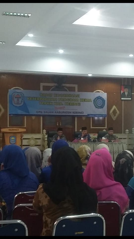 Bupati Adirozal didampingi Wabup Ami Taher Hadiri Rakor Keterpaduan Program Kerja TP PKK Kabupaten Kerinci